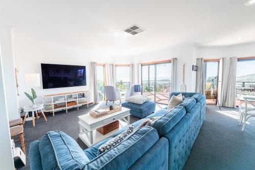 BaeView - Panoramic Group Stay Above Encounter Bay in Encounter Bay