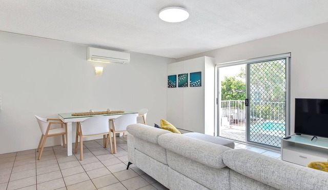 Beachcomber Unit 4, 7 Dingle Ave in KINGS BEACH