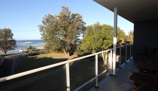 Beachfront 3 - short walk to beach in LAKE CATHIE