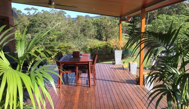 Beechcroft-self contained 1 bedroom apartment, sleeps 4, beautiful valley views. in Murwillumbah