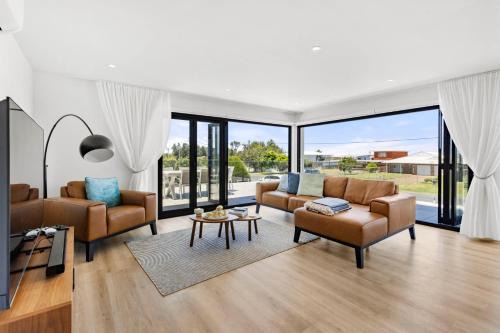 Bellagio - Swimming Pool with Ocean Views in Callala Beach