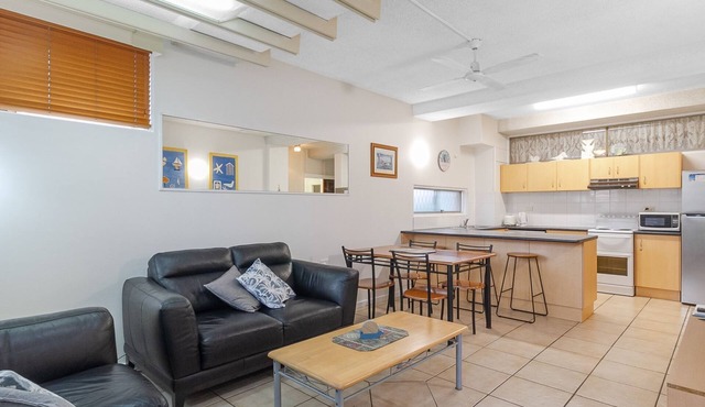 Blue Pacific 1 Beachside neat and tidy unit in Tugun in Tugun