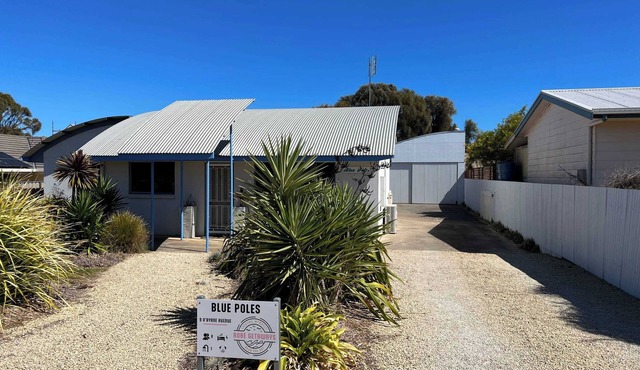 Blue Poles -Temporary Not Pet Friendly in Robe