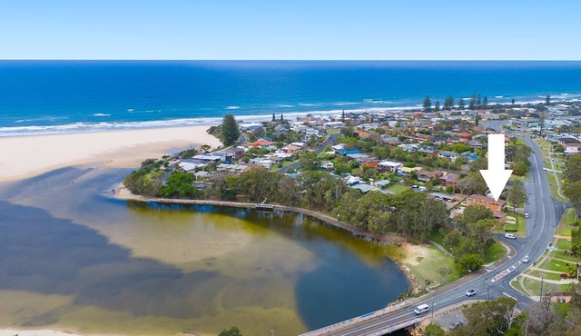 Bridgeview - Relaxing Getaway Near Surf Beach, Lake and Sand in Lake Cathie