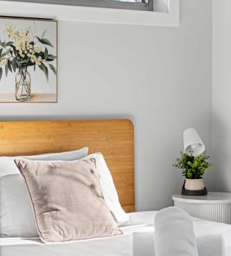 Bright Detached Double Room - Near Top Ryde City Shared Amenities in Sydney