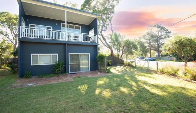 Broulee Beachfront Bliss - Near the Waves in Broulee