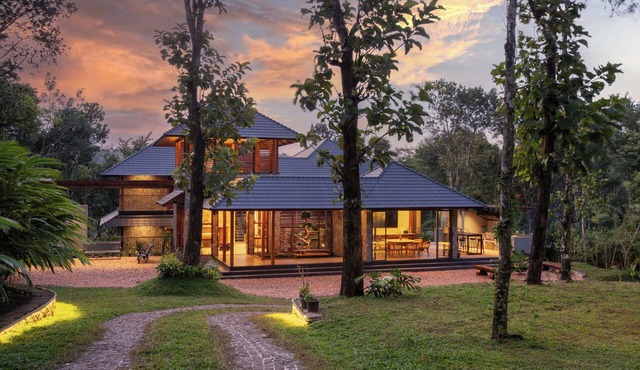 Card.Mem Estate Thekkady | Hill View Pool Villa Resort in Thekkady