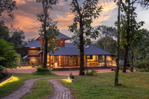 CardMem Hills View Pool Villa & Resort, Thekkady