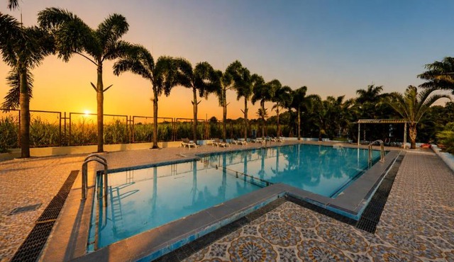 Carina Retreat Resort