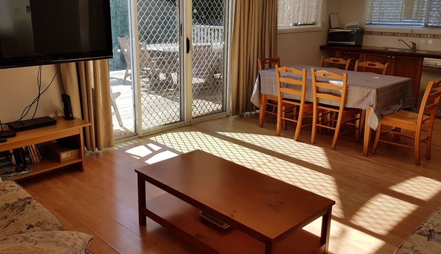 Charming, Private 3-Bedroom Cottage By The Bay in Wynnum