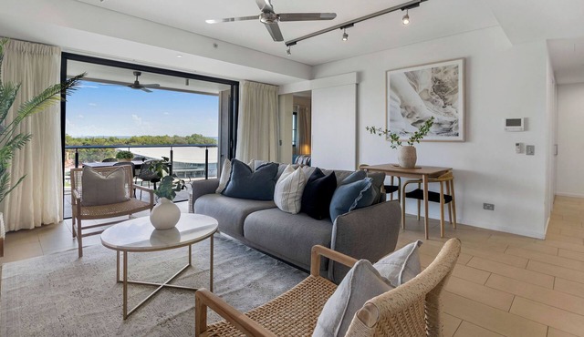 Charming Waterfront Lagoon Views + Restaurants in Darwin