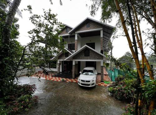 Cherry Blossom Munnar- 3 Bedroom Homestay