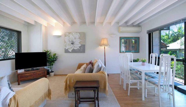Clarence Corner Contemporary meets Cottage Style in Indooroopilly