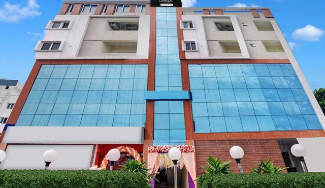 Collection O Murali Nagar Near NAD Junction