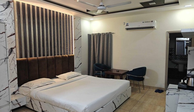 Collection O Sector 5 Chandigarh