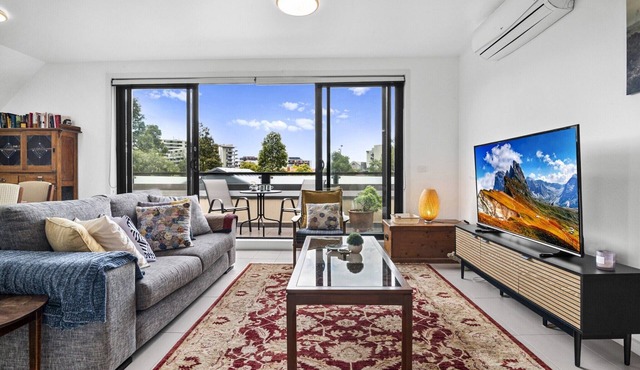 Comfortable 2 Bed Stay with Parking in Footscray