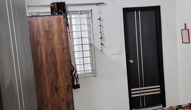 Comfortable 2BHK in Peaceful Gated Society