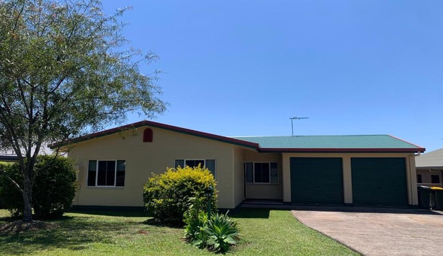 Comfy 4 Bedroom with Country Views in Atherton