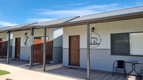 Cooper's Cottages in Lightning Ridge