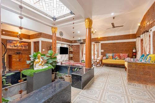 Courtyard Banyan Rustic 2 BHK villa with pool, gazebo By ELIVAAS Signature