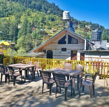 Crystal Mountain Homestay - Jibhi Market