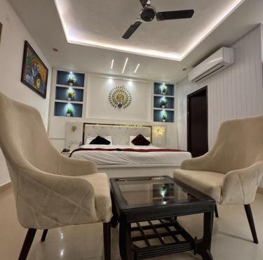 Cs Shree Suites by Elegance Resort