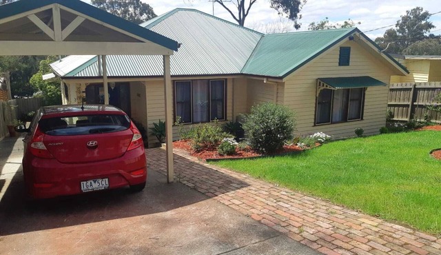 Cute cottage in the suburbs in Montmorency