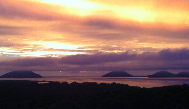 daybreaks on Port Stephens in pindimar