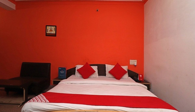 DeluxeHotel Ratan international