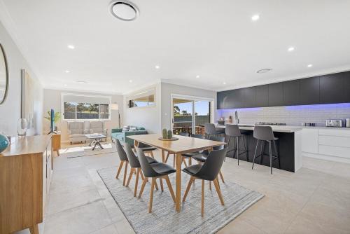 Devan House - An Entertainers' Retreat Close to Town in Mudgee