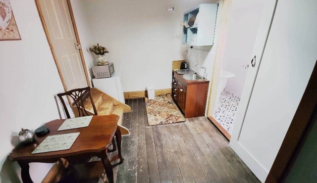 "Downie" Historic accommodation with En-suite. in Katrine