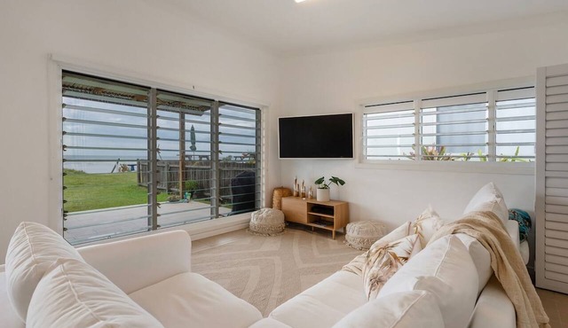 Driftaway- Absolute Beach Front- Stone Real Estate Yamba in Brooms Head