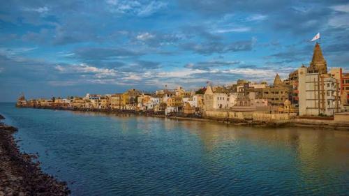 DWARKA HOME STAY AC family only