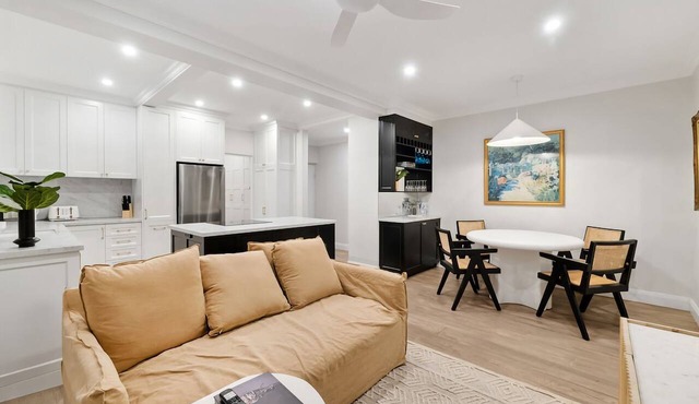 Easy Access 2BR Flat with Parking in Rose Bay in Rose Bay