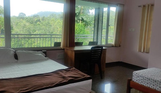 Edens Holidays Munnar