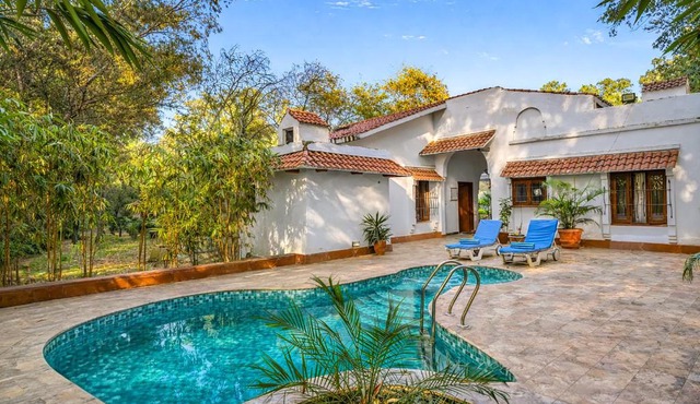 ELIVAAS The Aravalli Reserve The Lotus Pet-friendly Villa with Pvt Pool, Jacuzzi and Pond