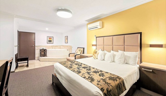 Eltham Gateway Hotel in Eltham
