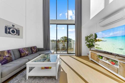 Epping Sunlit Luxury Loft - 2Beds & High Ceilings in Epping