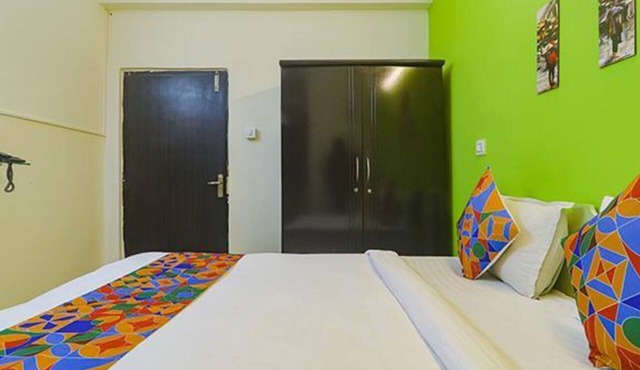 FabHotel Broholic