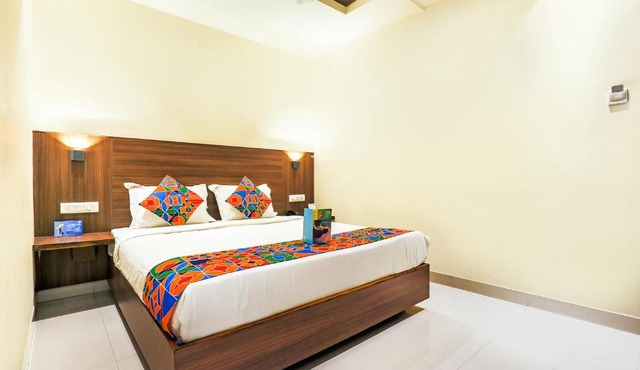 FabHotel Rr Grand - Next To Trendset Mall