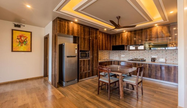 Five Star Hotel Apartment by The Manor Hotel