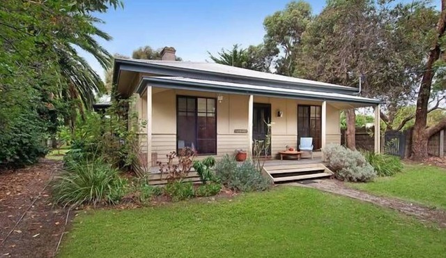 Fleur Baix Flinders Beach House in Flinders