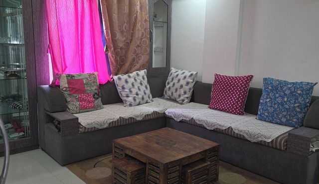 Fully furnished house with calm and lush greenery for comfy stay.
