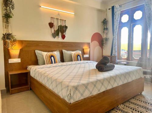 Getaway Stays-Rooms with private kitchen-Dharamkot