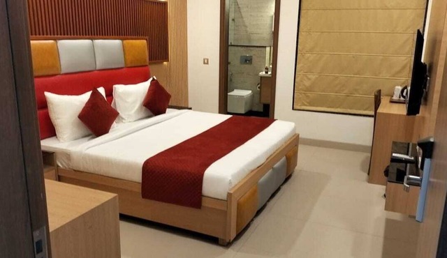 Hari's Court - Hotel and Banquet