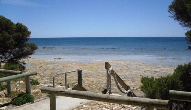 Harry's ~ Panoramic Views! in Point Turton