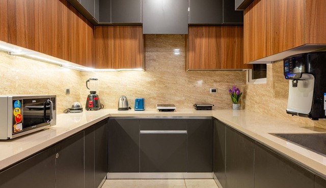 HILL VIEW FACING FLAT AT CLIFFTON VALLY SOCITY