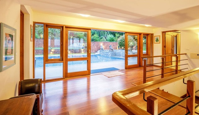 Hilltop Villa With Pool River View Whitehouse