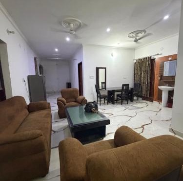 Home stays near railway station and airport