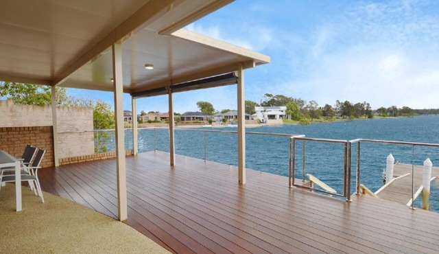 Hook, Wine and Sinker in YAMBA